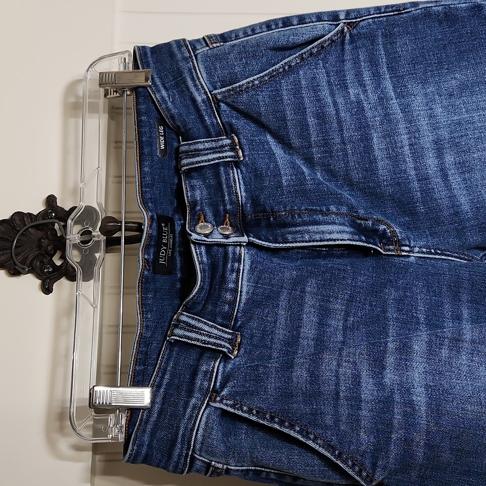 Judy Blue high rise, 13/31 wide leg, dark wash jeans with 2" hem